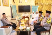 Kapolres Tanjung Perak AKBP William Cornelis Tanasale jalin silaturahmi dengan Ulama
