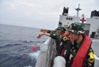 Satgas lattek WJY XXII/2024 tabur bunga di selat Bali