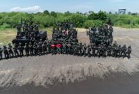 Lattek Mengemudi Ranpur Aspek Laut di Pantai Banongan
