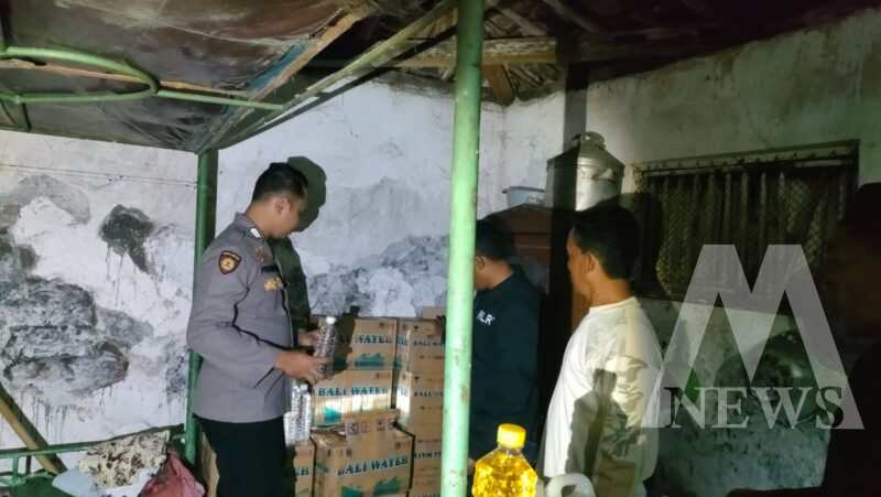 Polsek Besuki amankan ratusan botol miras
