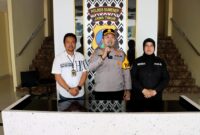 Kapolres Sumenep AKBP Henri Noveri Santoso berikan keterangan