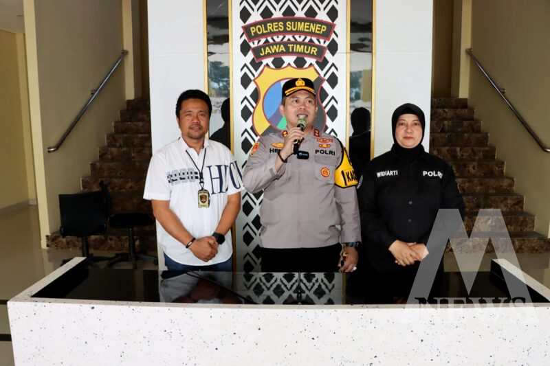 Kapolres Sumenep AKBP Henri Noveri Santoso berikan keterangan