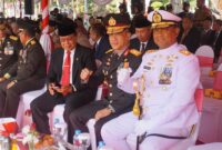 Wakapolda Jatim Brigjen Pol Akhmad Yusep Gunawan bersama Wadan Kodikalatal Laksda TNI Eko Wahjono