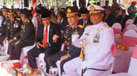 Wakapolda Jatim Brigjen Pol Akhmad Yusep Gunawan bersama Wadan Kodikalatal Laksda TNI Eko Wahjono