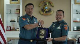 Dankodiklatal Letjen TNI Marinir Nur Alamsyah sambut Courtesy Call Kaotmilti III Surabaya Laksma TNI Dr. Ali Ridlo