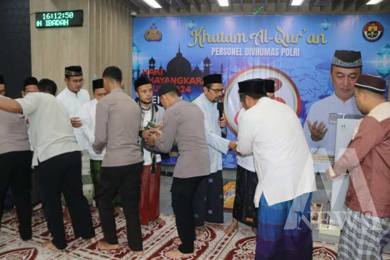 Divisi Humas Polri Gelar Khatam Al-Qur'an