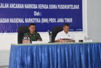 Dusdikintelmar Kodiklatal Kolonel Laut (P) Kelik Hariyadi bersama Kepala Bidang Pemberantasan dan Intelijen BNNP Jawa Timur Kombespol Noer Wisnanto