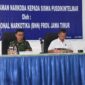 Dusdikintelmar Kodiklatal Kolonel Laut (P) Kelik Hariyadi bersama Kepala Bidang Pemberantasan dan Intelijen BNNP Jawa Timur Kombespol Noer Wisnanto