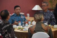 Dirdik Kodiklatal Laksma TNI Askari hadiri rapat terbuka senat UPN Veteran Jatim
