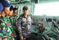 Siswa Satdik - 1 Kodiklatal kunjungi KRI Dewaruci dan KRI Jhon Lie-358