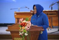 Ketua Gabungan Jalasenastri Kodiklatal Ny. Ayu Nur Alamsyah selaku Ketua Bakor Jalasenastri Surabaya