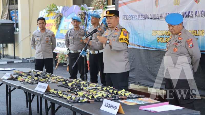 Polres Nganjuk cek rutin senjata api laras pendek dan amunisi
