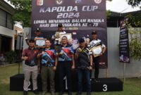 Dankodikmar Kodiklatal Brigjen TNI Marinir Samson Sitohang saat ikuti lomba menembak