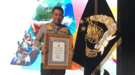 Kapolres Bangkalan AKBP Febri Isman Jaya terima penghargaan
