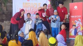 Yayasan Insan Mandiri gelar lomba puisi dan mewarnai di Trans Icon Mall Surabaya