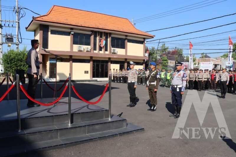 Kapolres Bojonegoro AKBP Mario Prahatinto Pimpin Apel Gelar Pasukan Operasi Patuh Semeru