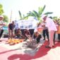 Kapolres Bojonegoro AKBP Mario Prahatinto lakukan peletakan batu pertama
