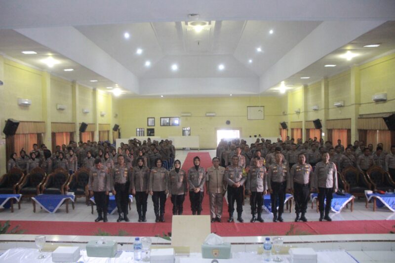 Polres Jember beri pembekalan Psikologi massa ke anggota
