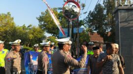 Polantas Polres Ngawi pasang convex mirror