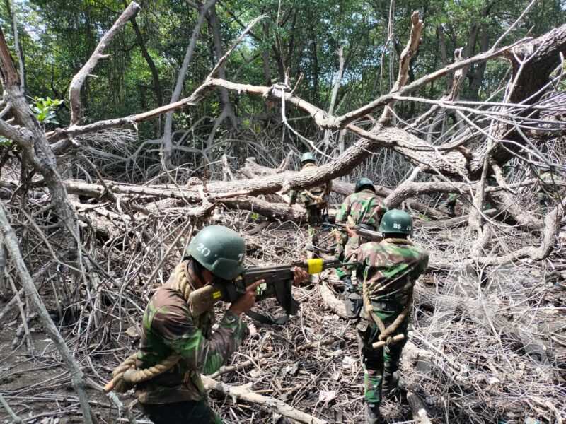 Calon prajurit Korps Marinir jalani Dikko lattek Materi Sea Survival