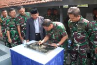 Dansenavbah Pusdikpel Kodiklatal Letkol Laut (P) Wahyu BMW resmikan musholla Daarul Ilmi