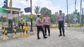 Polisi edukasi relawan perlintasan KA tanpa palang pintu