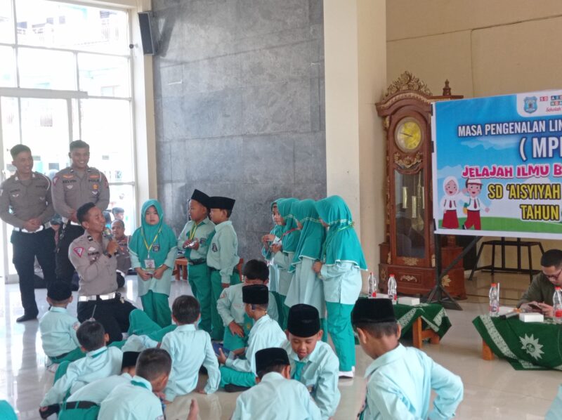 Polres Nganjuk edukasi tertib berlalulintas di SD Aisiyah 1 Nganjuk