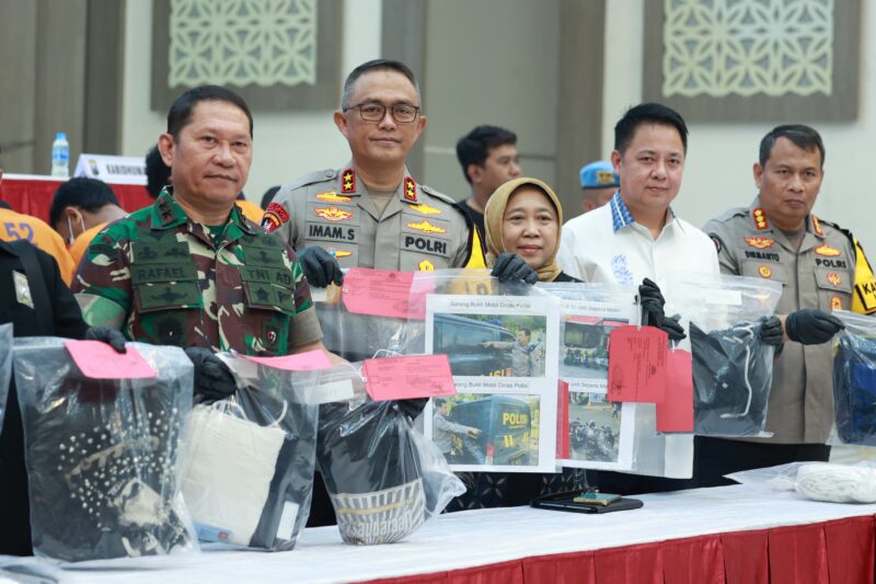 Polda Jatim amankan 13 oknum pendekar PSHT Jember beserta barang buktinya