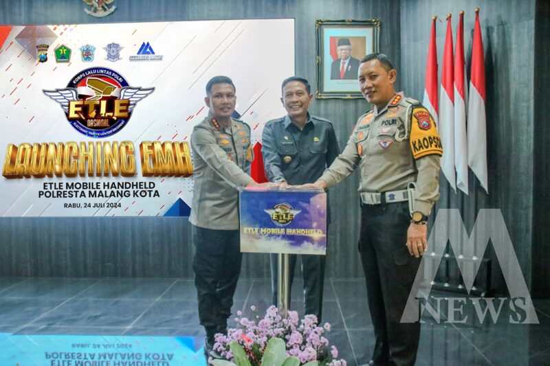 Dirlantas Polda Jatim Kombespol Komarudin launching 2 unit EMH di Polresta Malang Kota