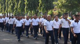 Prajurit dan PNS Kodikalatal olahraga rutin