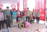 Kapolres Lamongan AKBP Bobby A. Condroputra serahkan hasil bedah rumah