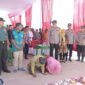 Kapolres Lamongan AKBP Bobby A. Condroputra serahkan hasil bedah rumah