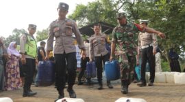 Polres Mojokerto salurkan 32 ribu liter air bersih