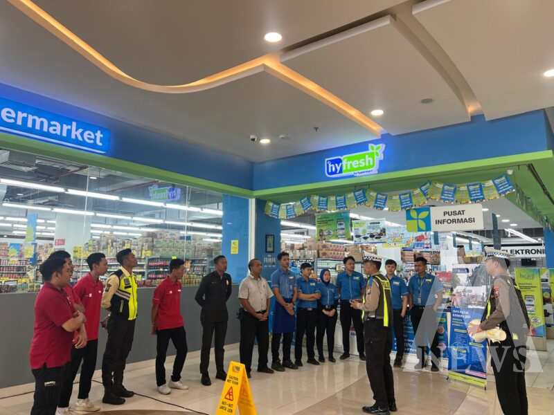 Satlantas Polres Bondowoso sosialisasi di pusat perbelanjaan