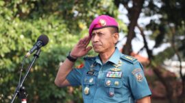 Inspektur Upacara Kolonel Marinir Nasruddin