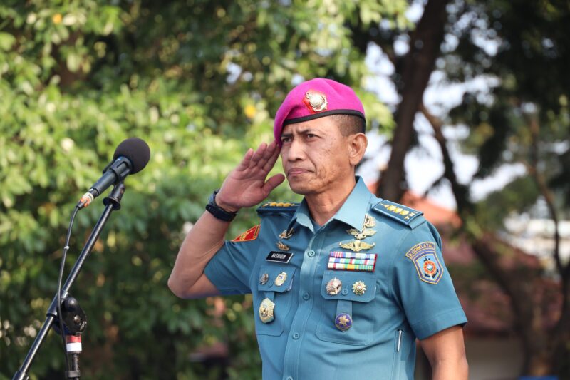 Inspektur Upacara Kolonel Marinir Nasruddin