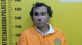 Tersangka diamankan Polisi beserta barang buktinya