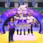 Kapolres Bojonegoro AKBP Mario Prahatinto serahkan hadiah ke pemenang