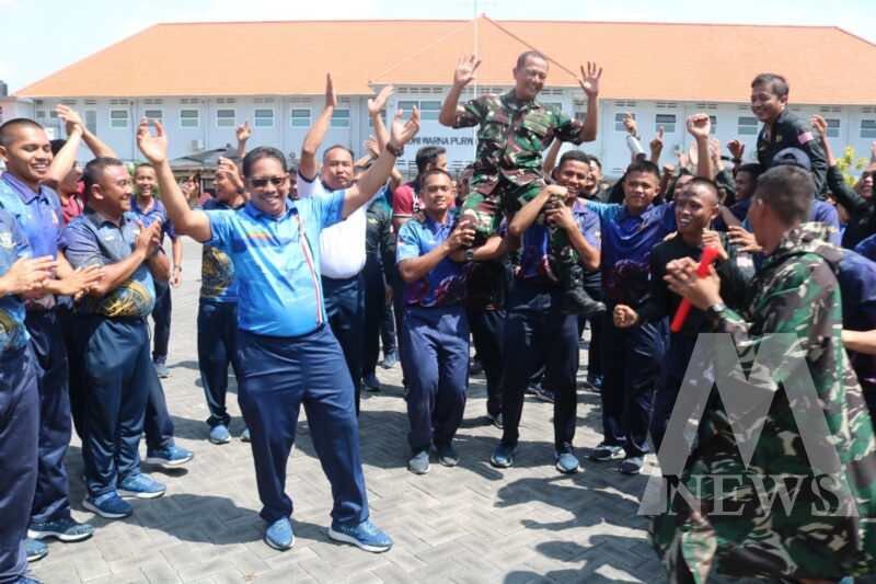 Komandan Pusdikpel (Danpusdikpel) Letkol Laut (P) R. Mohamad Candra Wirabraja