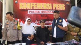 Kasatreskrim Polres Trenggalek AKP Zainul Abidin beri santunan dan sembako ke korban Curas
