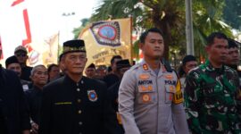 Kapolres Ponorogo AKBP Anton Prasetyo ikut siaga di Haul Akbar PSHWTM