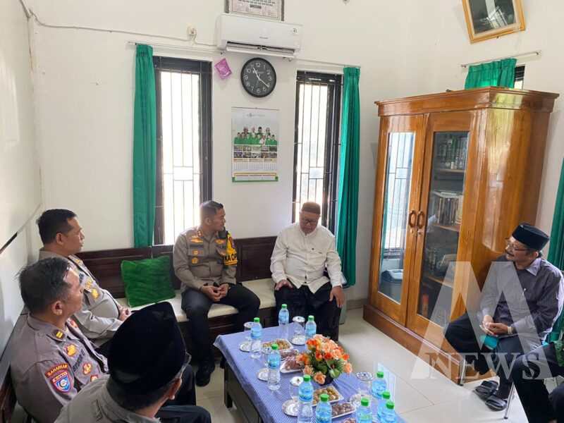 Kapolres Nganjuk AKBP Siswantoro kunjungi kantor PCNU jalin silaturahmi