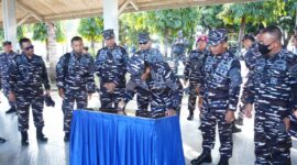 Dankodiklatal Letjen TNI Marinir Nur Alamsyah dampingi Kasal Laksamana TNI Dr. Muhammad Ali