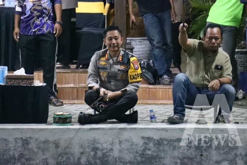 Kapolres Bojonegoro AKBP Mario Prahatinto saat gelar Piramida