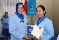 Ketua Gabungan Jalasenastri Kodiklatal Ny. Ayu Nur Alamsyah saat Reorganisasi pengurus