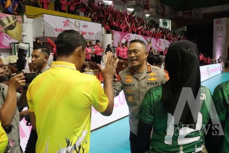 Kapolda Jatim Irjen Pol Drs. Imam Sugianto berikan semangat