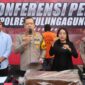 Tersangka diamankan Polisi beserta barang buktinya