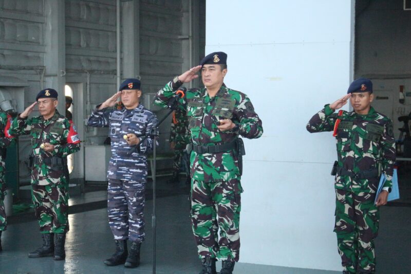 Komandan Satdik - 2 Kodiklatal Kolonel Laut (P) Teddy Barata