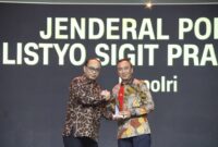 Kadiv Humas Polri Irjen Pol Shandi Nugroho terima penghargaan Extraordinary Dedication of Patriotism