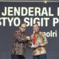 Kadiv Humas Polri Irjen Pol Shandi Nugroho terima penghargaan Extraordinary Dedication of Patriotism